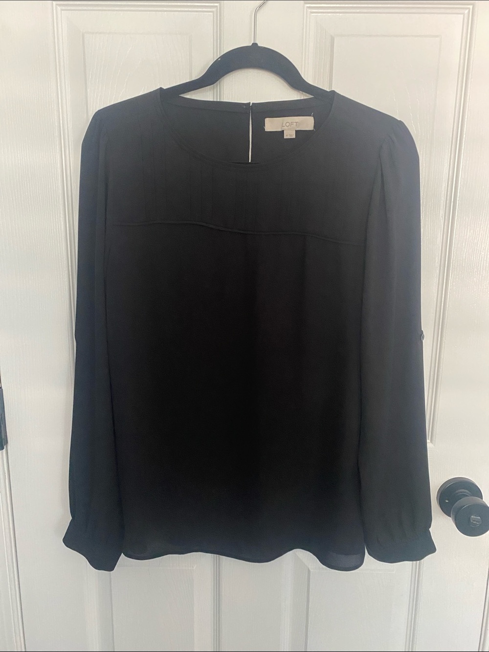 ⭐️4/$20⭐️ LOFT Black Long-Sleeve Round-Neck Blouse
